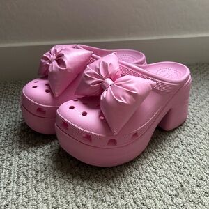 CROCS Pink Bow Mules